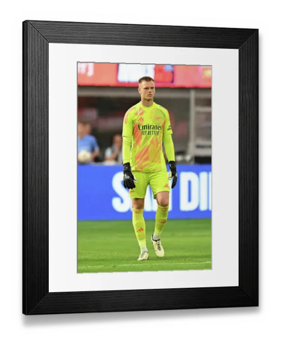 Framed Print : Arsenal FC v Manchester United - Pre-Season Friendly