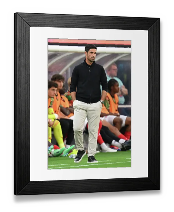 Framed Print : Arsenal FC v Manchester United - Pre-Season Friendly Framed Print : Arsenal FC v Manchester United - Pre-Season Friendly
