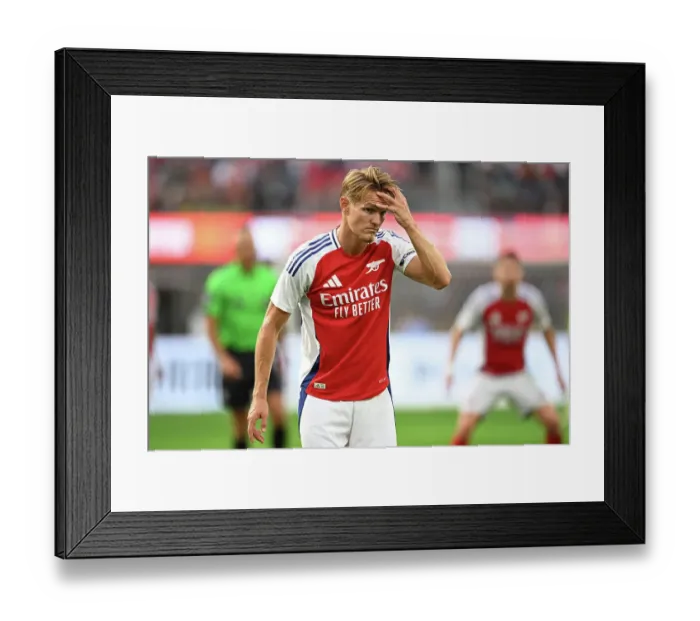 Framed Print : Arsenal FC v Manchester United - Pre-Season Friendly Framed Print : Arsenal FC v Manchester United - Pre-Season Friendly