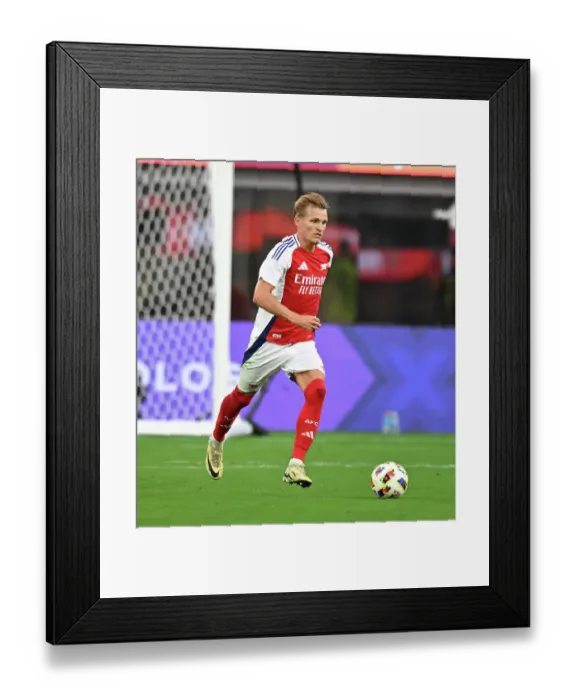 Framed Print : Arsenal FC v Manchester United - Pre-Season Friendly