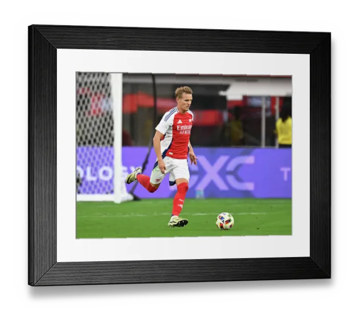 Framed Print : Arsenal FC v Manchester United - Pre-Season Friendly Framed Print : Arsenal FC v Manchester United - Pre-Season Friendly
