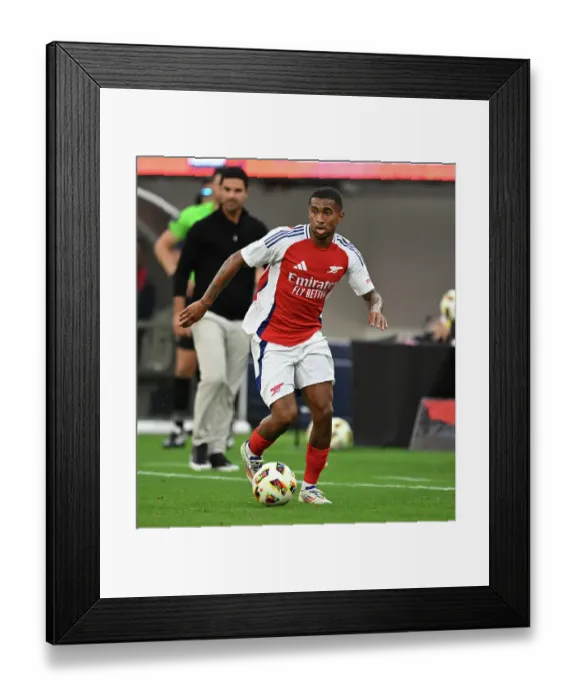 Framed Print : Arsenal FC v Manchester United - Pre-Season Friendly Framed Print : Arsenal FC v Manchester United - Pre-Season Friendly