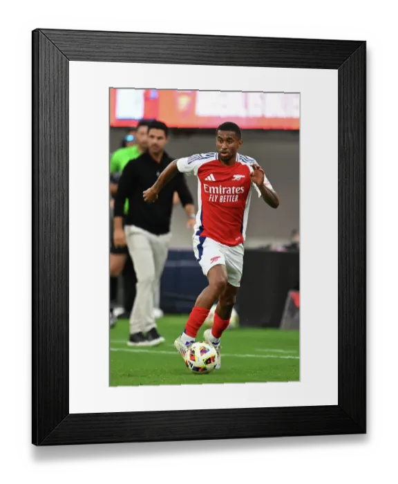 Framed Print : Arsenal FC v Manchester United - Pre-Season Friendly Framed Print : Arsenal FC v Manchester United - Pre-Season Friendly