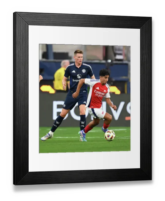 Framed Print : Arsenal FC v Manchester United - Pre-Season Friendly Framed Print : Arsenal FC v Manchester United - Pre-Season Friendly