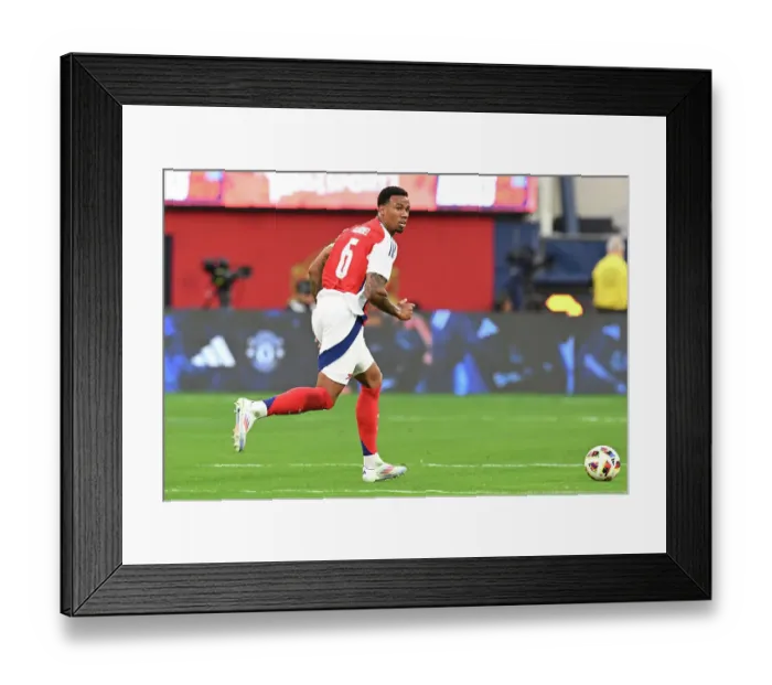 Framed Print : Arsenal FC v Manchester United - Pre-Season Friendly Framed Print : Arsenal FC v Manchester United - Pre-Season Friendly