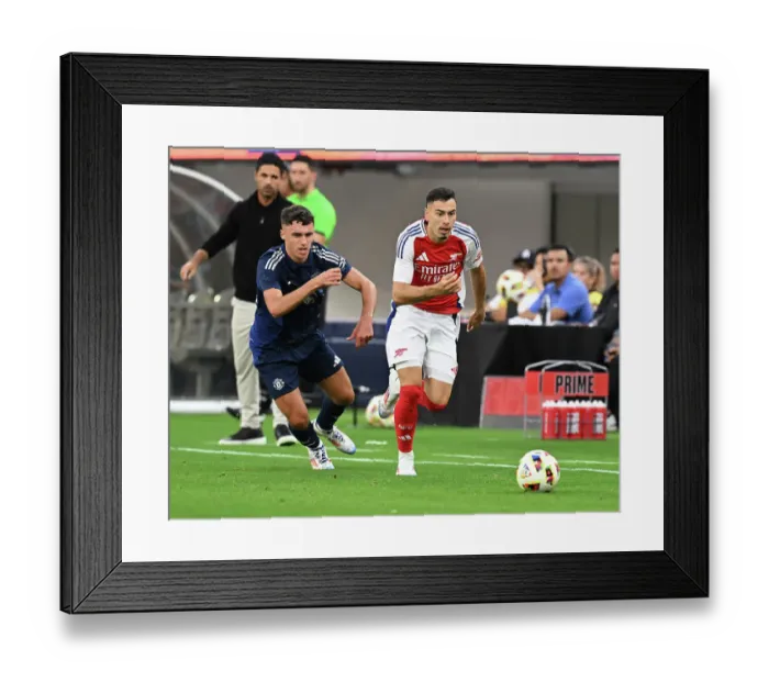 Framed Print : Arsenal FC v Manchester United - Pre-Season Friendly Framed Print : Arsenal FC v Manchester United - Pre-Season Friendly