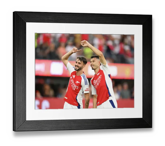 Framed Print : Arsenal FC v Manchester United - Pre-Season Friendly