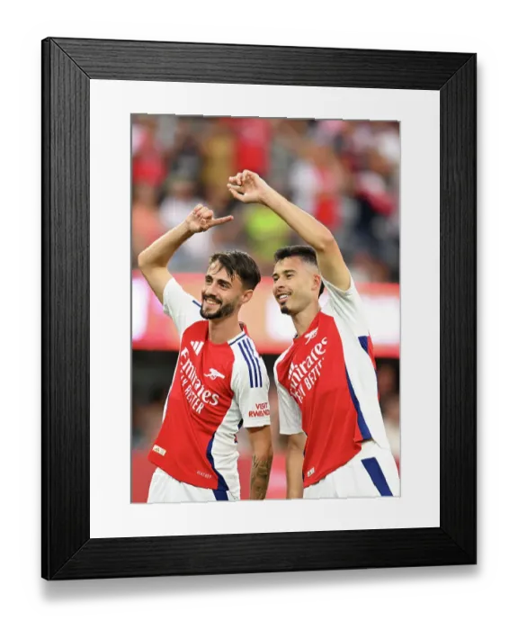 Framed Print : Arsenal FC v Manchester United - Pre-Season Friendly Framed Print : Arsenal FC v Manchester United - Pre-Season Friendly