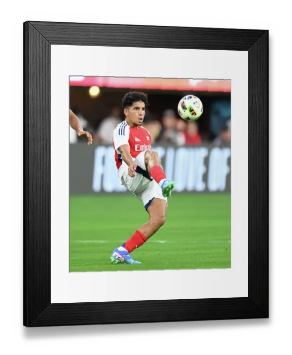 Framed Print : Arsenal FC v Manchester United - Pre-Season Friendly Framed Print : Arsenal FC v Manchester United - Pre-Season Friendly