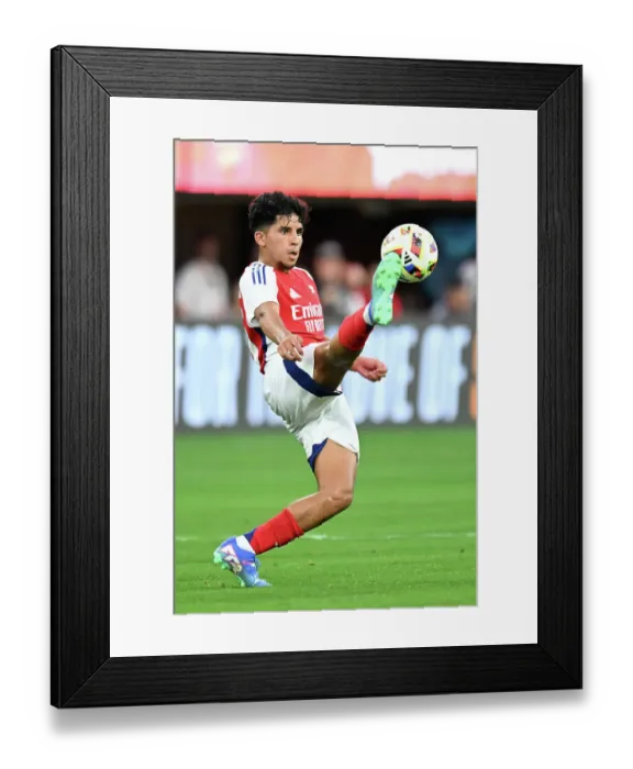 Framed Print : Arsenal FC v Manchester United - Pre-Season Friendly Framed Print : Arsenal FC v Manchester United - Pre-Season Friendly