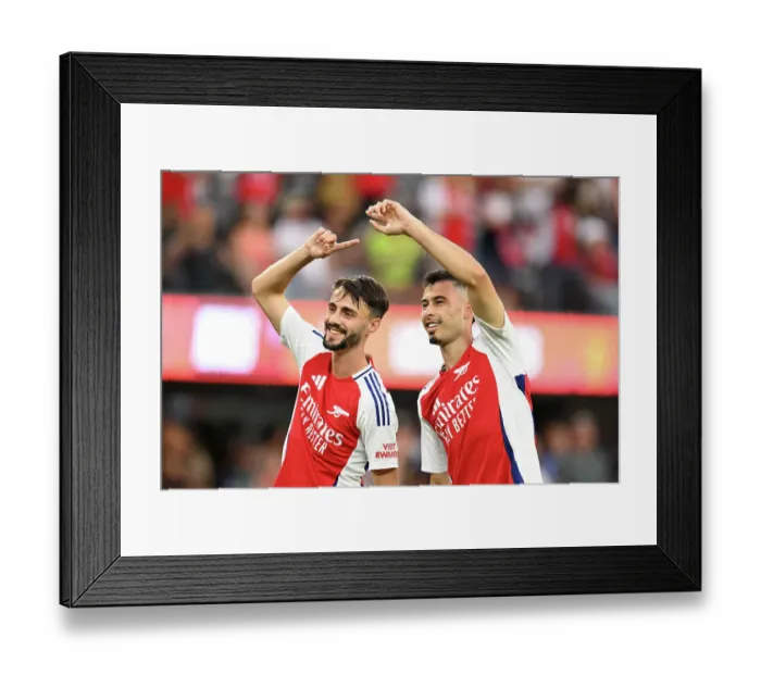 Framed Print : Arsenal FC v Manchester United - Pre-Season Friendly Framed Print : Arsenal FC v Manchester United - Pre-Season Friendly