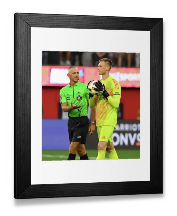 Framed Print : Arsenal FC v Manchester United - Pre-Season Friendly Framed Print : Arsenal FC v Manchester United - Pre-Season Friendly