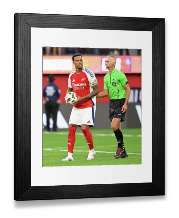 Framed Print : Arsenal FC v Manchester United - Pre-Season Friendly Framed Print : Arsenal FC v Manchester United - Pre-Season Friendly