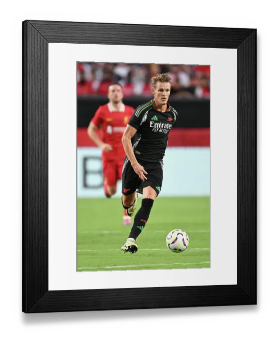 Framed Print : Arsenal FC v Liverpool FC - Pre-Season Friendly