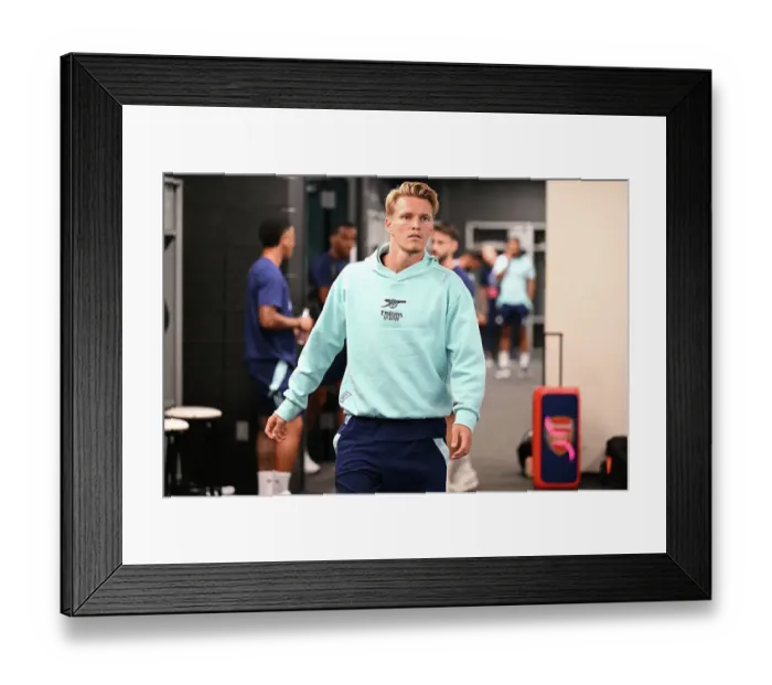 Framed Print : Arsenal FC v Liverpool FC - Pre-Season Friendly Framed Print : Arsenal FC v Liverpool FC - Pre-Season Friendly
