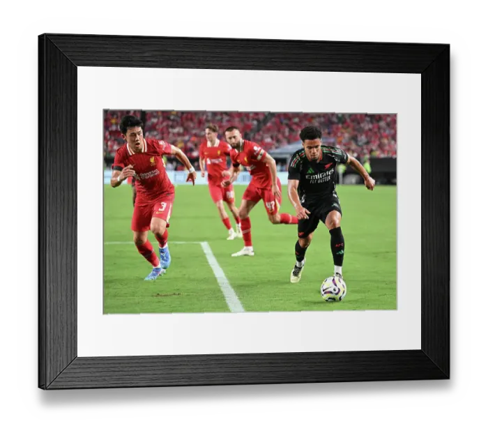 Framed Print : Arsenal FC v Liverpool FC - Pre-Season Friendly Framed Print : Arsenal FC v Liverpool FC - Pre-Season Friendly