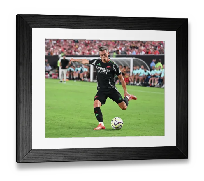 Framed Print : Arsenal FC v Liverpool FC - Pre-Season Friendly Framed Print : Arsenal FC v Liverpool FC - Pre-Season Friendly