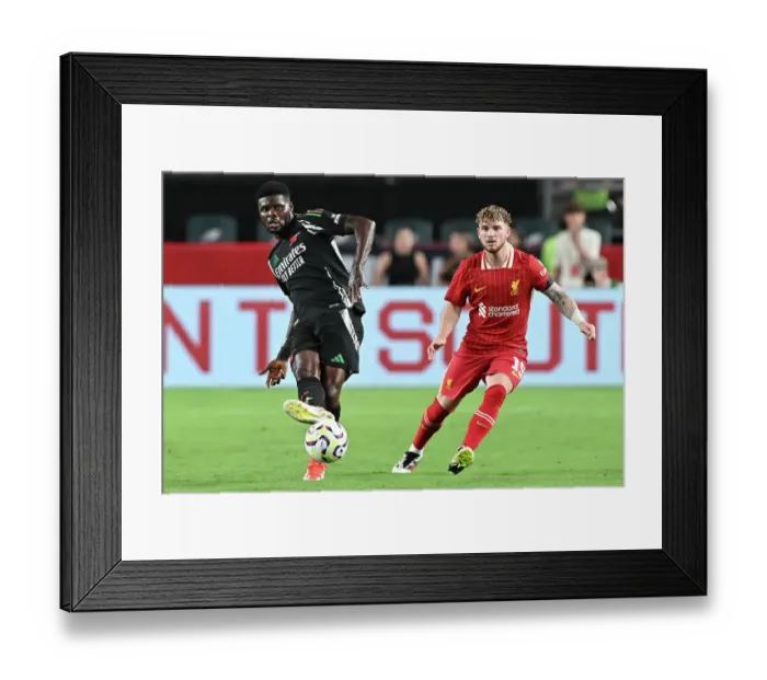Framed Print : Arsenal FC v Liverpool FC - Pre-Season Friendly Framed Print : Arsenal FC v Liverpool FC - Pre-Season Friendly