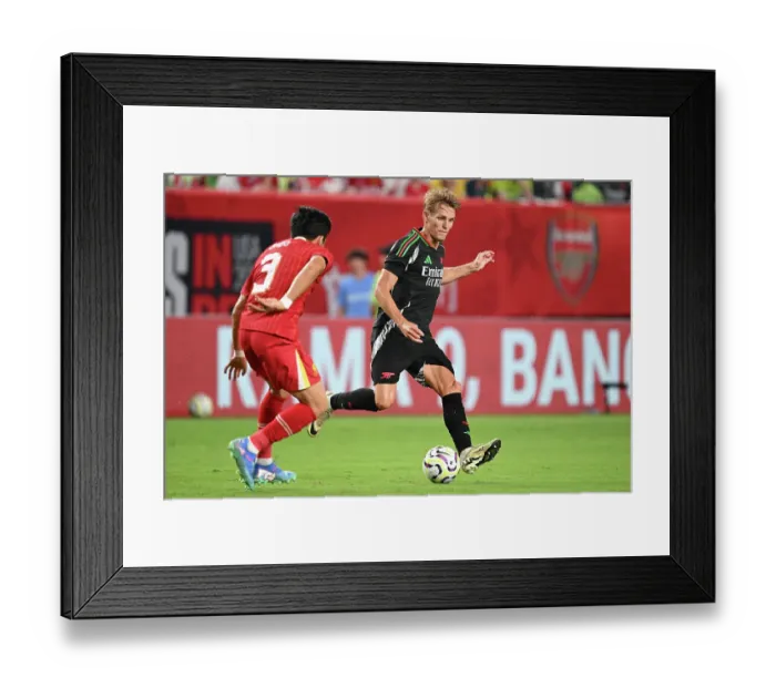 Framed Print : Arsenal FC v Liverpool FC - Pre-Season Friendly