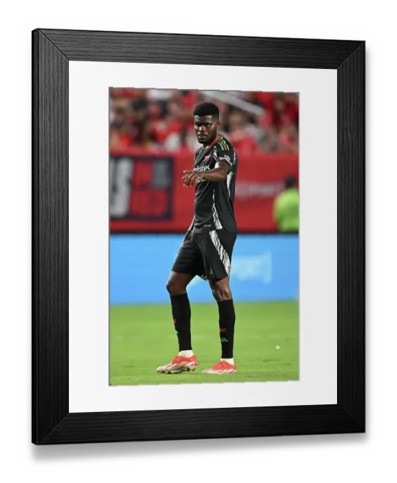 Framed Print : Arsenal FC v Liverpool FC - Pre-Season Friendly Framed Print : Arsenal FC v Liverpool FC - Pre-Season Friendly