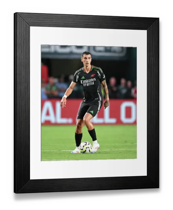 Framed Print : Arsenal FC v Liverpool FC - Pre-Season Friendly