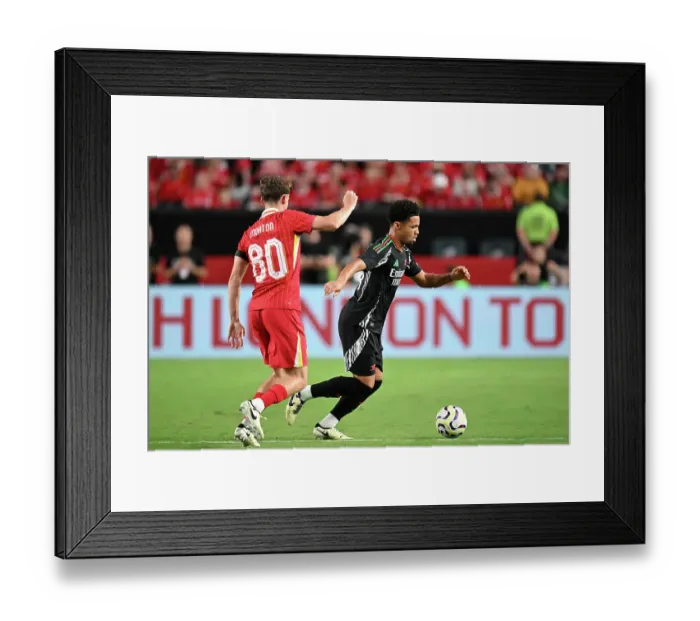 Framed Print : Arsenal FC v Liverpool FC - Pre-Season Friendly Framed Print : Arsenal FC v Liverpool FC - Pre-Season Friendly
