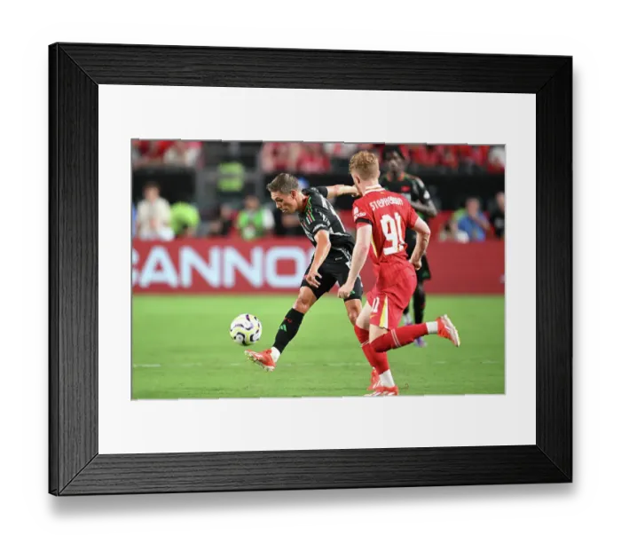 Framed Print : Arsenal FC v Liverpool FC - Pre-Season Friendly Framed Print : Arsenal FC v Liverpool FC - Pre-Season Friendly