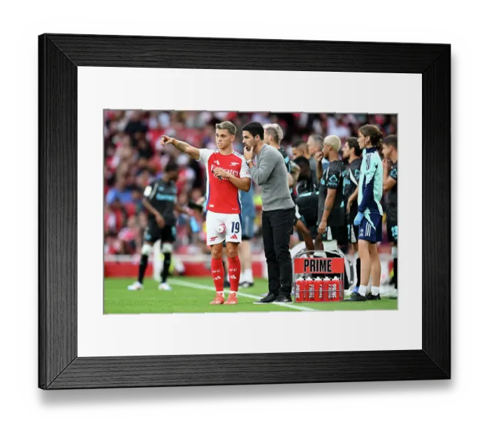 Framed Print : Arsenal v Bayer 04 Leverkusen - Pre-Season Friendly