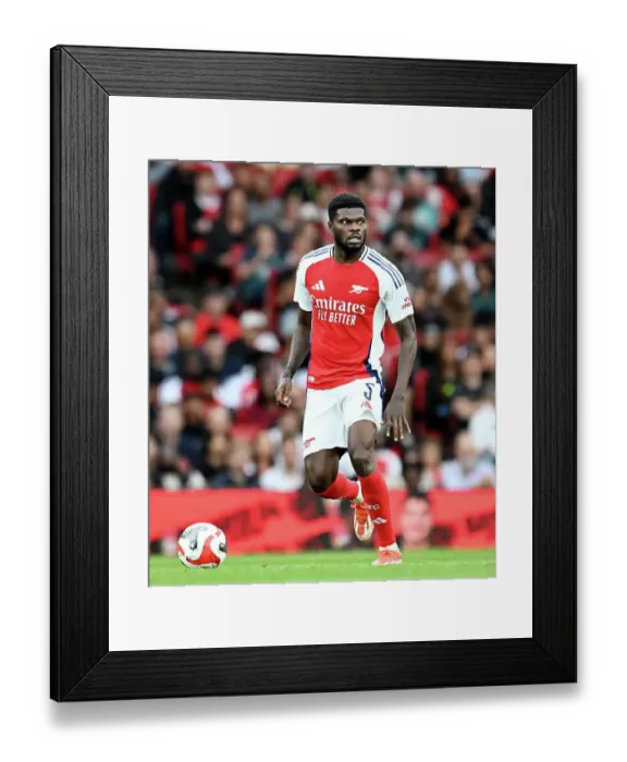 Framed Print : Arsenal v Bayer 04 Leverkusen - Pre-Season Friendly Framed Print : Arsenal v Bayer 04 Leverkusen - Pre-Season Friendly
