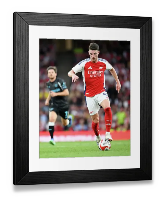 Framed Print : Arsenal v Bayer 04 Leverkusen - Pre-Season Friendly Framed Print : Arsenal v Bayer 04 Leverkusen - Pre-Season Friendly