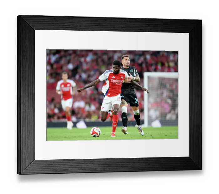 Framed Print : Arsenal v Bayer 04 Leverkusen - Pre-Season Friendly