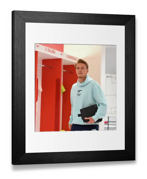 Framed Print : Arsenal v Bayer 04 Leverkusen - Pre-Season Friendly