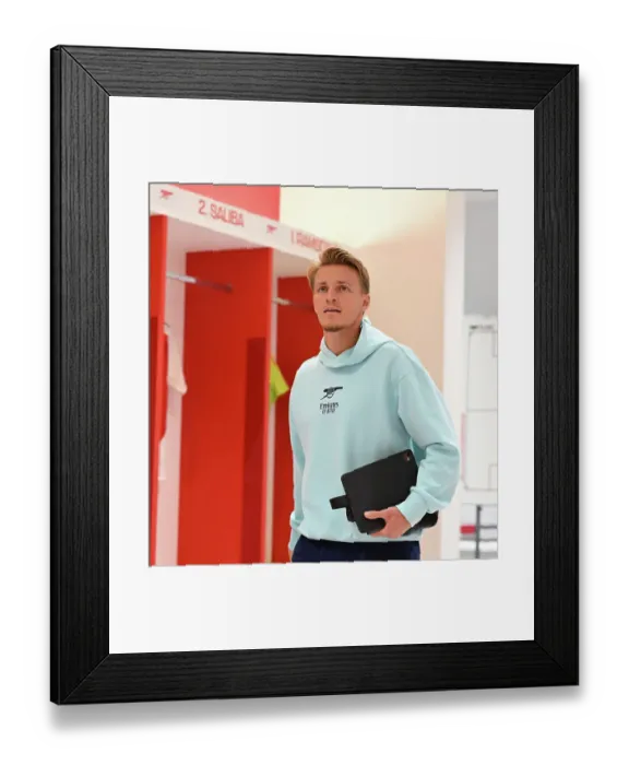 Framed Print : Arsenal v Bayer 04 Leverkusen - Pre-Season Friendly