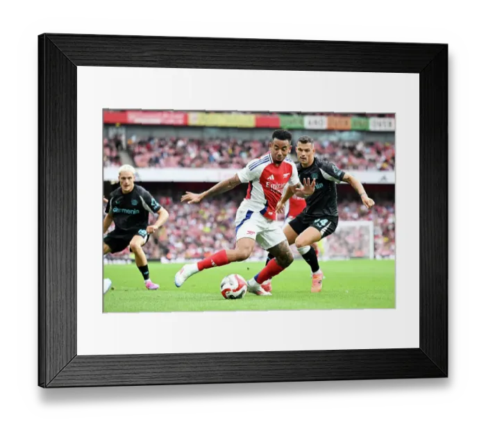 Framed Print : Arsenal v Bayer 04 Leverkusen - Pre-Season Friendly