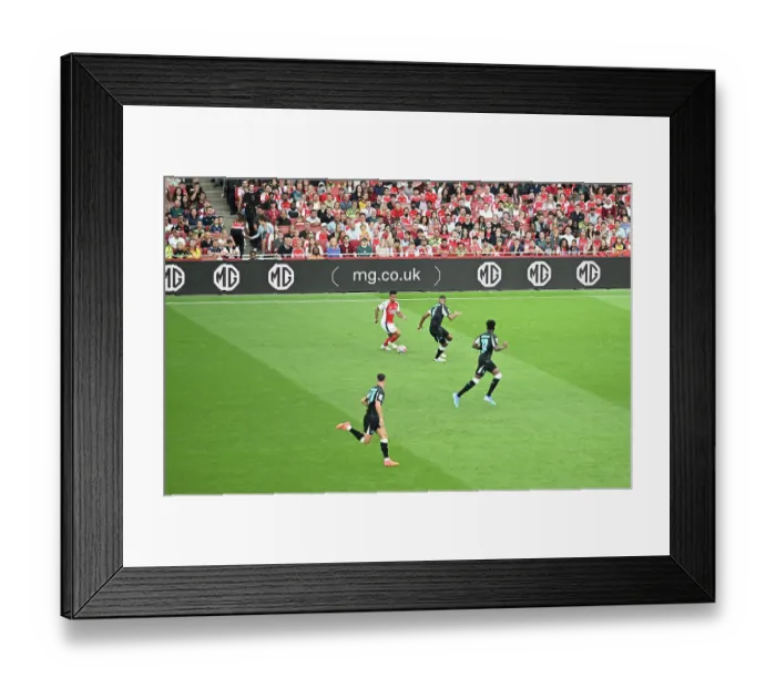 Framed Print : Arsenal v Bayer 04 Leverkusen - Pre-Season Friendly Framed Print : Arsenal v Bayer 04 Leverkusen - Pre-Season Friendly