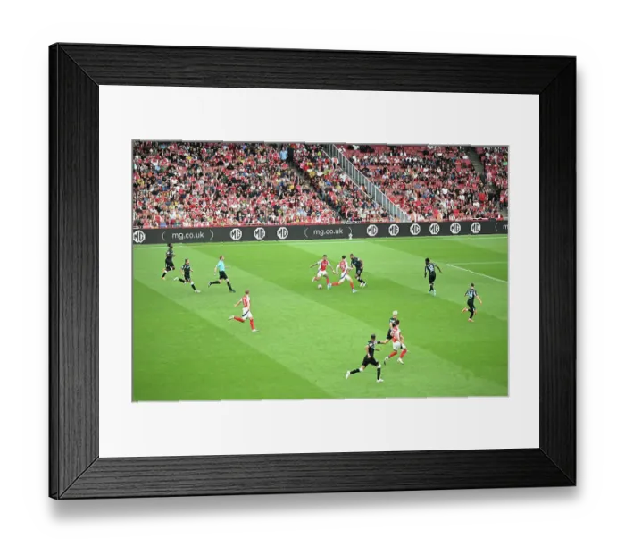 Framed Print : Arsenal v Bayer 04 Leverkusen - Pre-Season Friendly