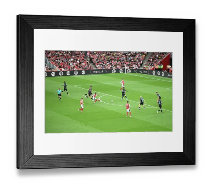 Framed Print : Arsenal v Bayer 04 Leverkusen - Pre-Season Friendly Framed Print : Arsenal v Bayer 04 Leverkusen - Pre-Season Friendly