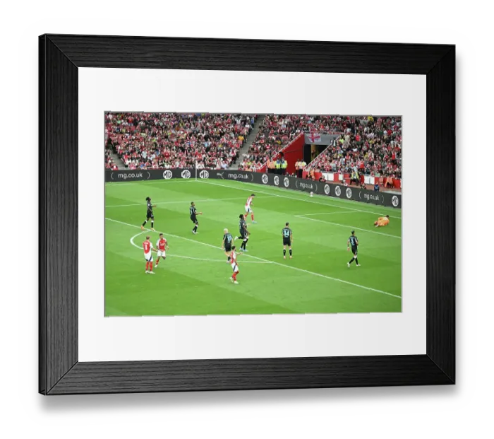 Framed Print : Arsenal v Bayer 04 Leverkusen - Pre-Season Friendly Framed Print : Arsenal v Bayer 04 Leverkusen - Pre-Season Friendly