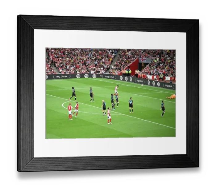 Framed Print : Arsenal v Bayer 04 Leverkusen - Pre-Season Friendly Framed Print : Arsenal v Bayer 04 Leverkusen - Pre-Season Friendly