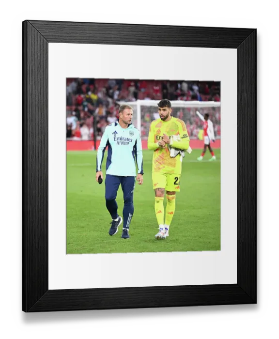 Framed Print : Arsenal v Bayer 04 Leverkusen - Pre-Season Friendly Framed Print : Arsenal v Bayer 04 Leverkusen - Pre-Season Friendly