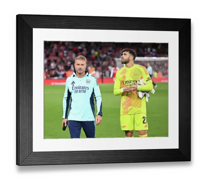 Framed Print : Arsenal v Bayer 04 Leverkusen - Pre-Season Friendly Framed Print : Arsenal v Bayer 04 Leverkusen - Pre-Season Friendly