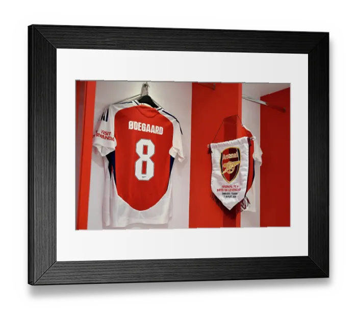 Framed Print : Arsenal v Bayer 04 Leverkusen - Pre-Season Friendly