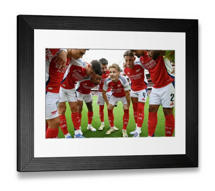 Framed Print : Arsenal v Bayer 04 Leverkusen - Pre-Season Friendly