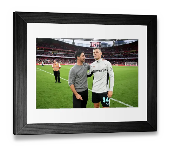Framed Print : Arsenal v Bayer 04 Leverkusen - Pre-Season Friendly