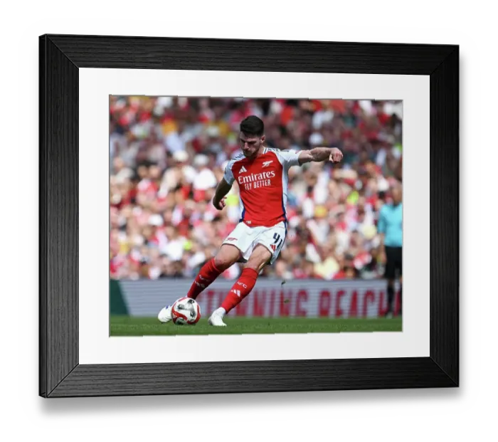Framed Print : Arsenal v Olympique Lyonnais - Pre-Season Friendly