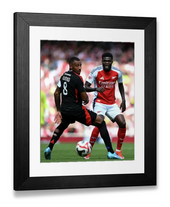 Framed Print : Arsenal v Olympique Lyonnais - Pre-Season Friendly
