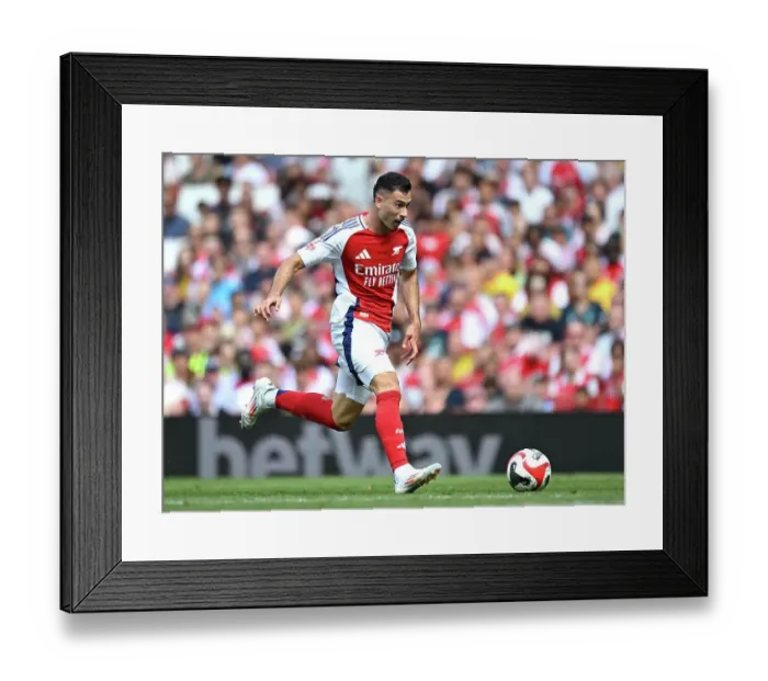 Framed Print : Arsenal v Olympique Lyonnais - Pre-Season Friendly Framed Print : Arsenal v Olympique Lyonnais - Pre-Season Friendly