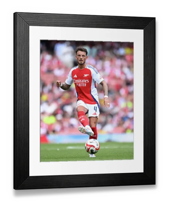 Framed Print : Arsenal v Olympique Lyonnais - Pre-Season Friendly