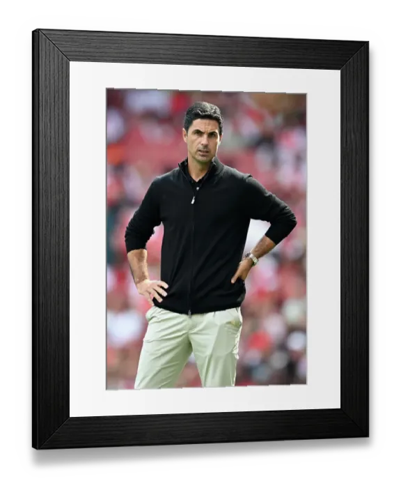 Framed Print : Arsenal v Olympique Lyonnais - Pre-Season Friendly