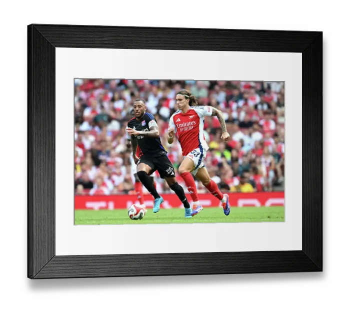 Framed Print : Arsenal v Olympique Lyonnais - Pre-Season Friendly